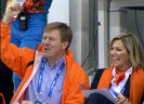 Koning Willem-Alexander en koningin Maxima op tribune (bron: NOS