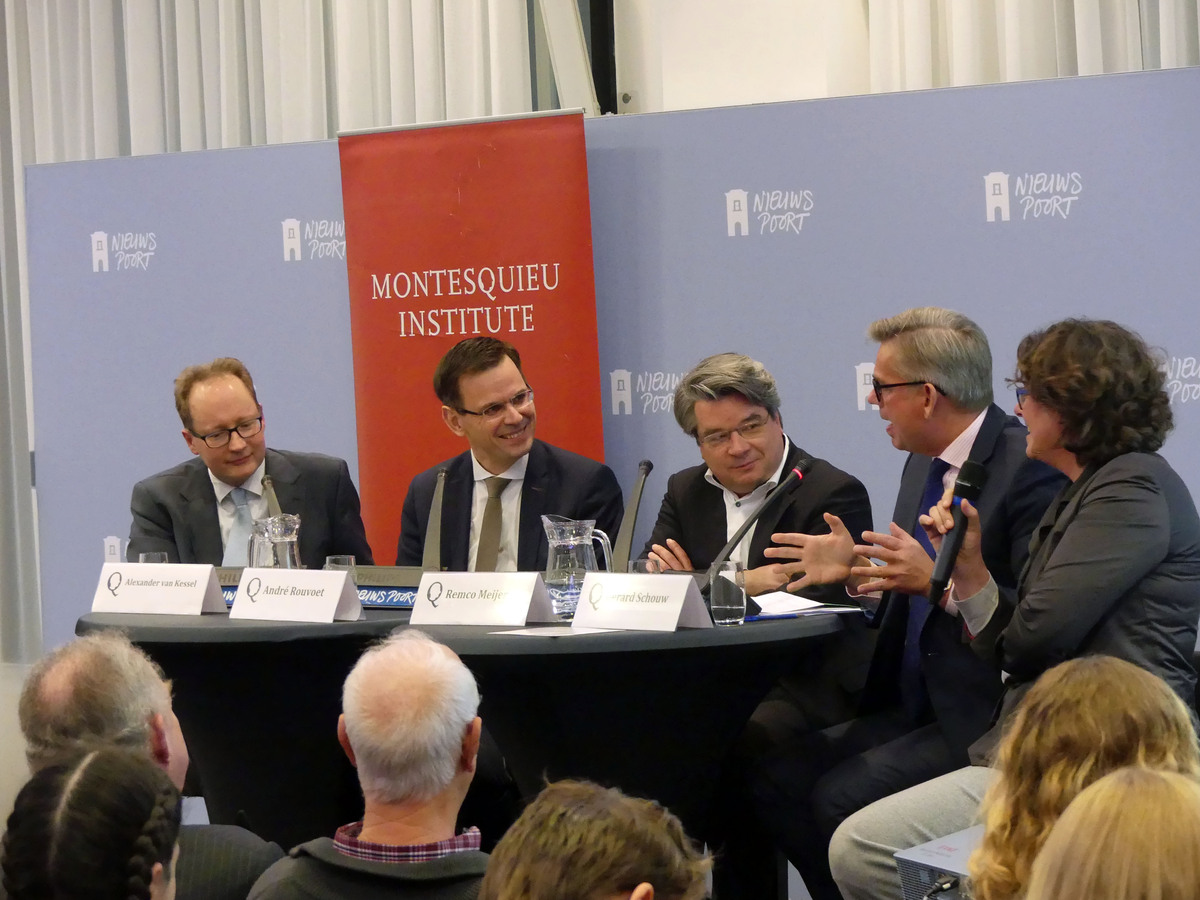 v.l.n.r.: Alexander van Kessel, Andr Rouvoet, Remco Meijer, Gerard Schouw en debatleider Eva Kuit