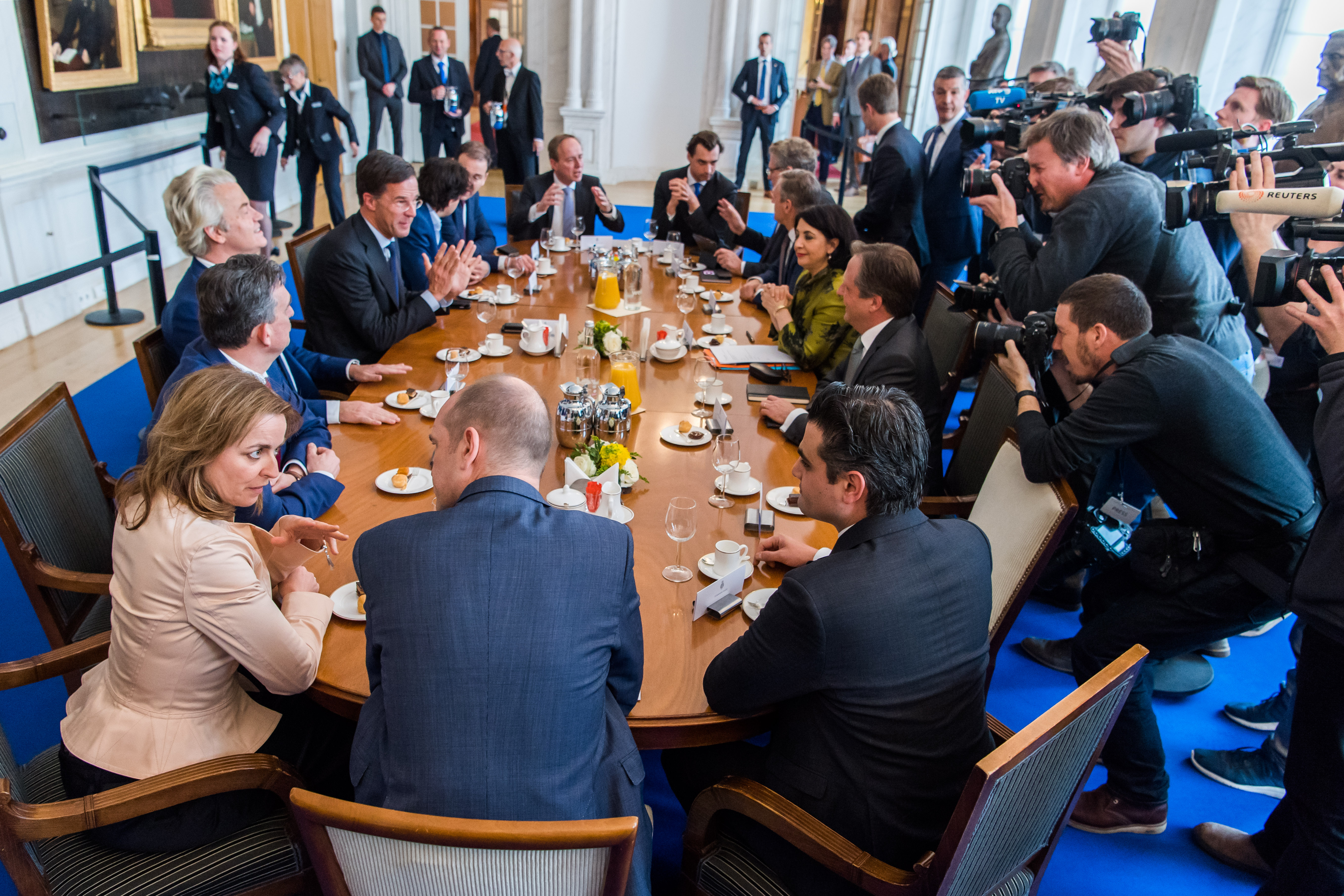 Op donderdag 16 maart 2017 kwamen de lijsttrekkers die op basis van de voorlopige verkiezingsuitslag zijn gekozen bij elkaar, op verzoek van Tweede Kamervoorzitter Khadija Arib.
