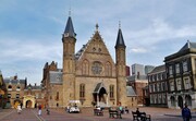 Het Binnenhof met de Ridderzaal op de achtergrond Het Binnenhof met de Ridderzaal op de achtergrond