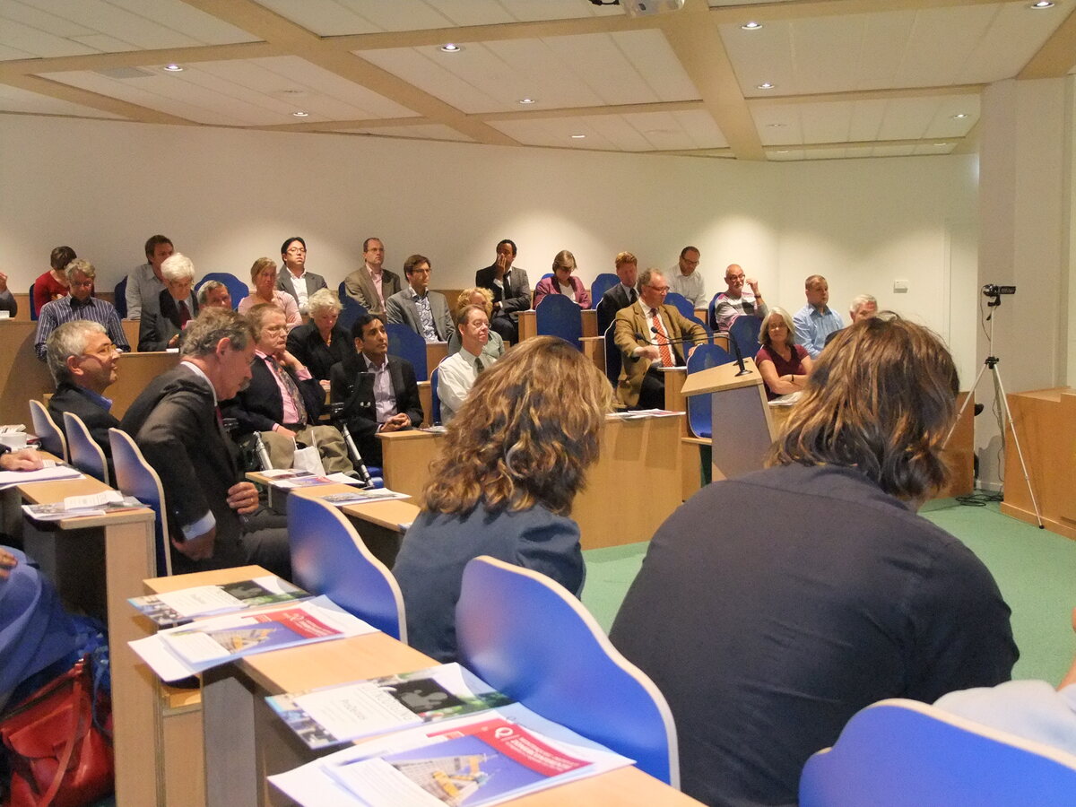 MI zomerconferentie 2011 - Debat over werken aan het draagvlak voor de rechtsstaat - 002