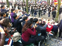 Chinese delegatie maakt foto's op Prinsjesdag