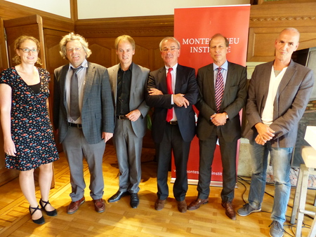 v.l.n.r: Hilde Reiding, Anjo Harryvan, Harry van Bommel, Frans Weisglas, Jan van der Harst en Johan van MerriÃ«nboer