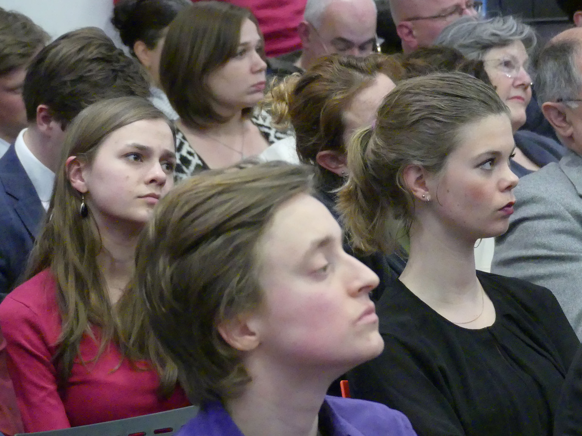 Het publiek wil vragen stellen
