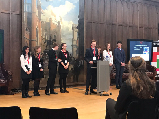 Scholieren presenteren hun advies