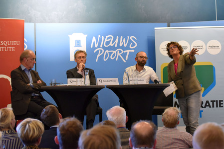 v.l.n.r.: Ruud Koole, Tom-Jan Meeus, Wouter Beekers en Eva Kuit (debatleider)