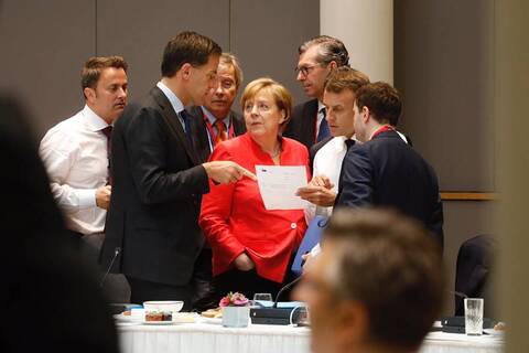 Bettel, Rutte, Merkel en Macron tijdens Europese top op 29 juni 2018