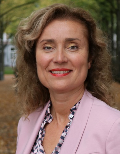 V.A. (Vera)  Bergkamp