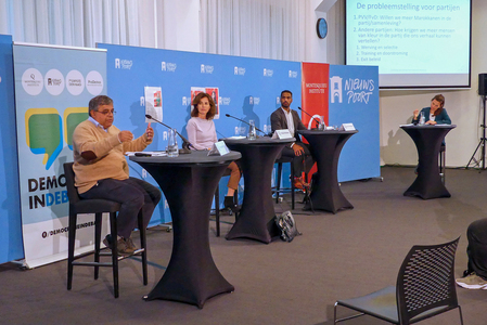 Sandew Hira, Wilma Kieskamp, Jerzy Soetekouw en Marleen de Rooy (debatleider)