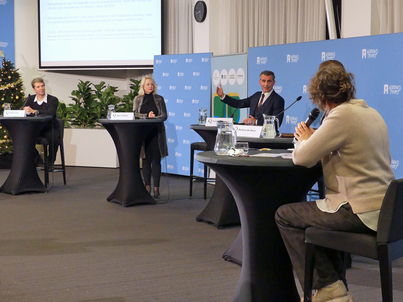 André Faaij, Agnes Mulder, Tom van der Lee en Eva Kuit (debatleider) 