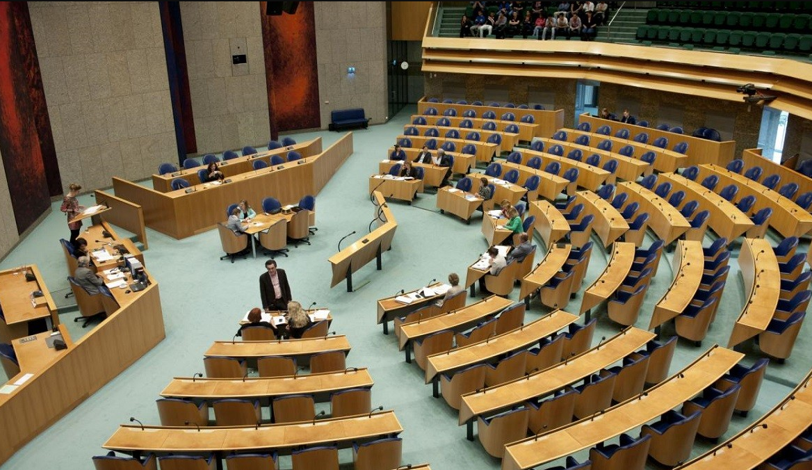 Hoeveel zetels moet de Tweede Kamer hebben?