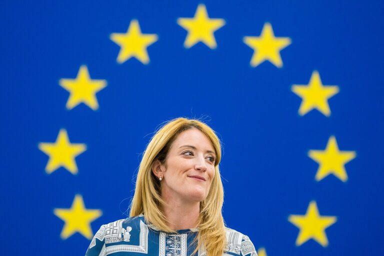 De nieuwe gedragscode voor Europarlementariërs: voegt Metsola daad bij woord?