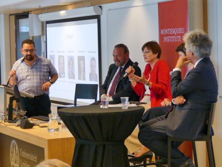 v.l.n.r.: Stéphane Alonso, Reinier van Zutphen, Angelien Eijsink, Janneke Gerards en Luc Verhey