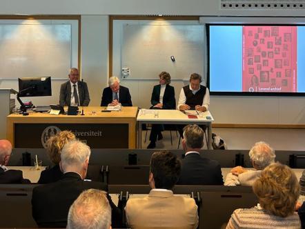 Eerste forum, met voorzitter Joop van den Berg, Geert Jan Hamilton, Carla Hoetink en Ilja Nieuwland