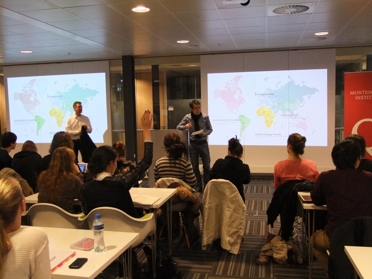 The audience listens attentively to Ulrich Mans and Arco Timmermans